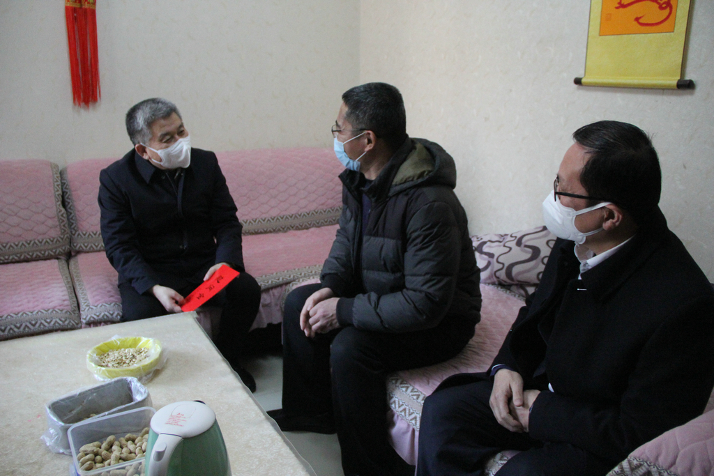 市委常委、副市長賈剛走訪慰問公司困難職工
